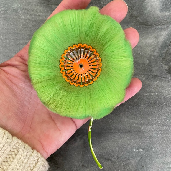 Vintage 60s Hattie Carnegie Dynel Fiber Flower Neon Green Brooch - Picture 9 of 13